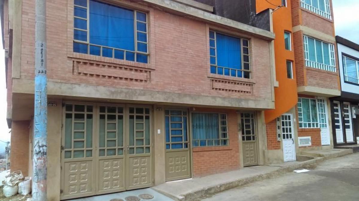 Casa de 3 dormitorios en Cundinamarca, Colombia No. 8758