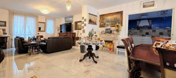 5 bedrooms Apartment in Assago, Italy No. 151777 3