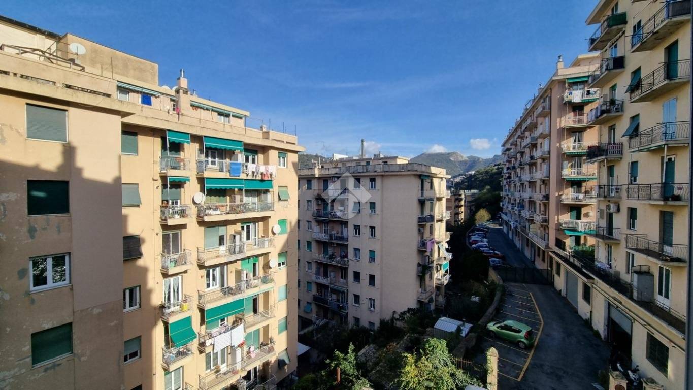 Квартира с 1 спальней в Генуя, Италия № 231924