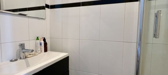 1 bedroom Apartment in Colombes, France No. 179097 8