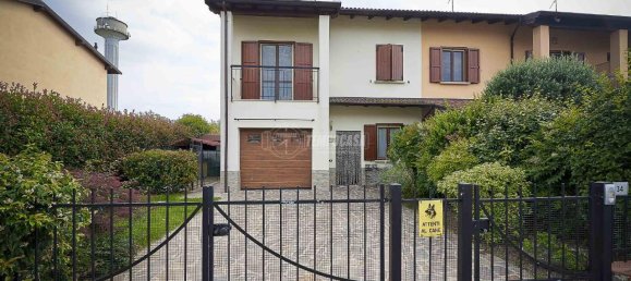4 rooms Villa in Gadesco Pieve Delmona, Italy No. 8034 74