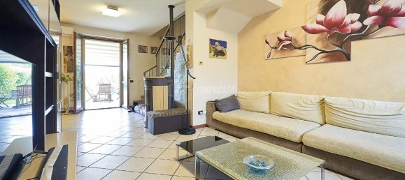 4 rooms Villa in Gadesco Pieve Delmona, Italy No. 8034 3