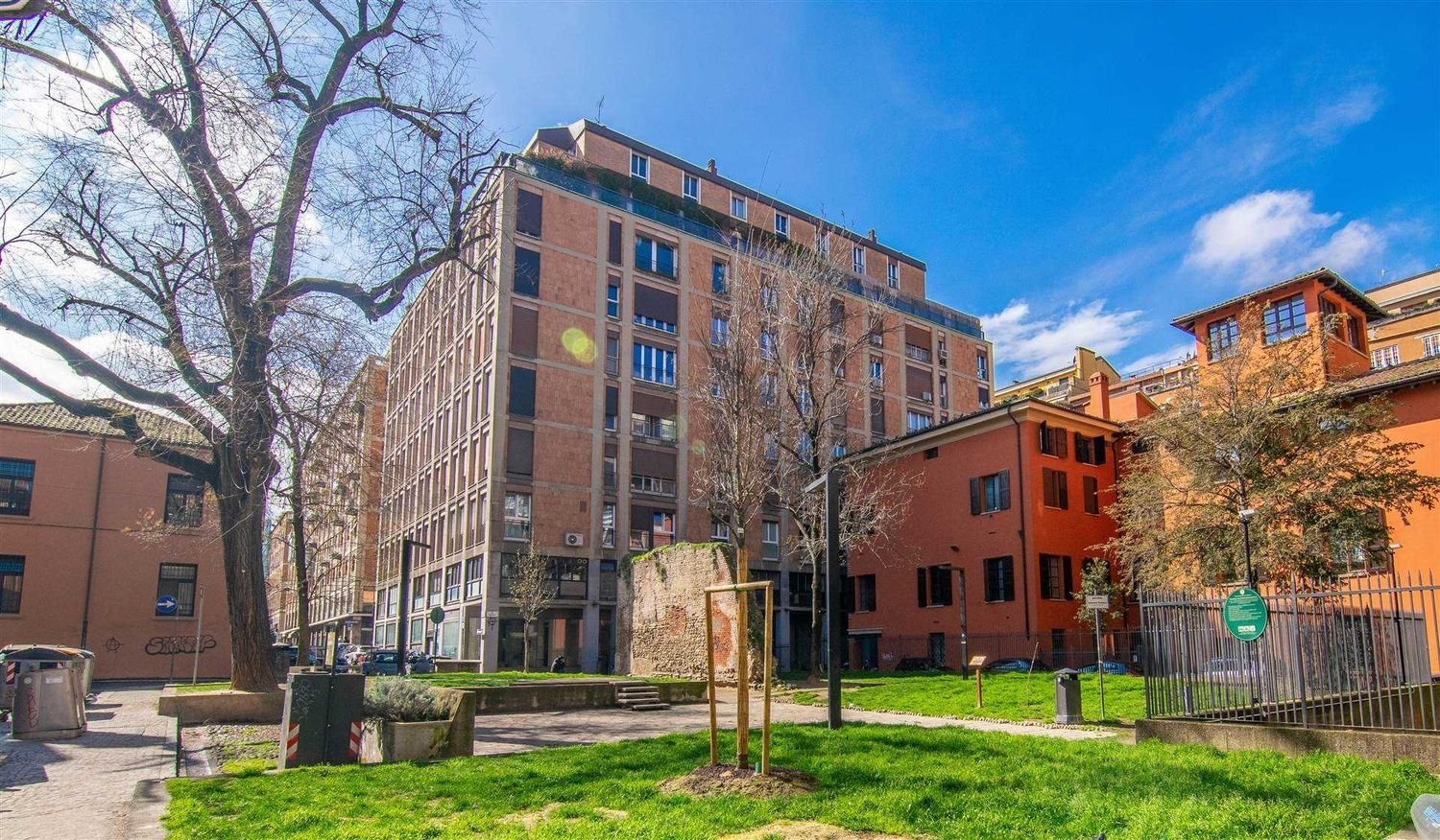 4 rooms Apartment in Bologna, Italy No. 14130