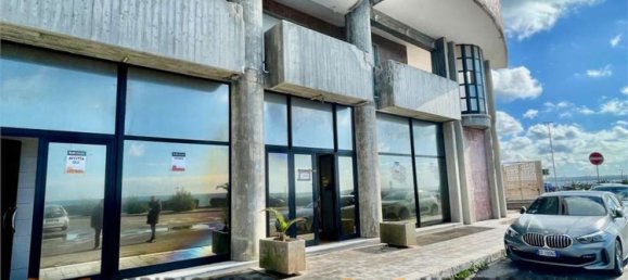 215m² Commercial property in Gallipoli, Italy No. 77813 5