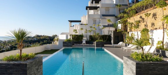 Apartamento de 2 dormitorios en Marbella, Spain No. 4808 2