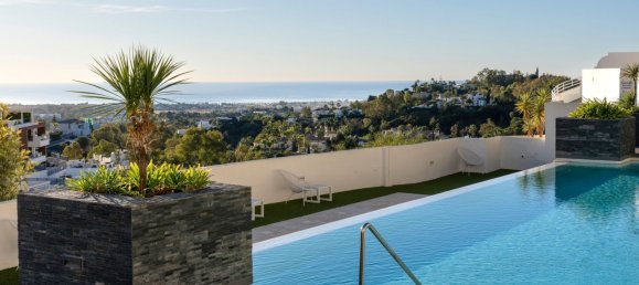 Apartamento de 2 dormitorios en Marbella, Spain No. 4808 3