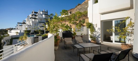 Apartamento de 2 dormitorios en Marbella, Spain No. 4808 6