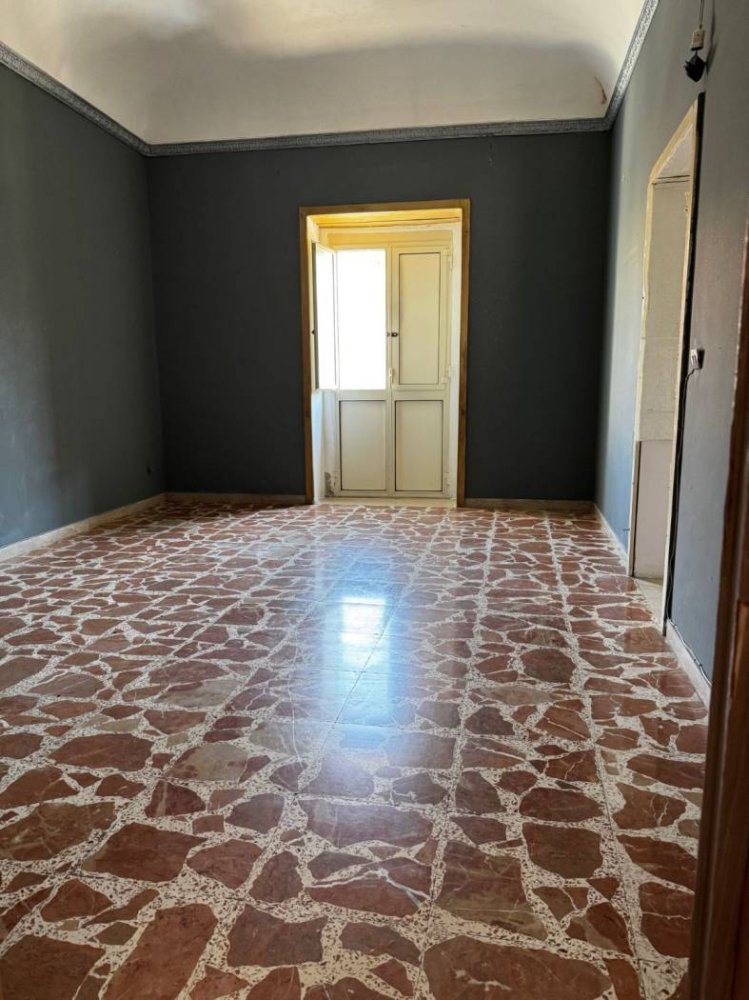 Casa T2 em Floridia, Italy N.º 282901