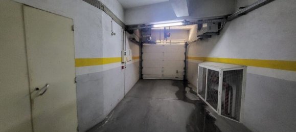 86m² Commercial property in Lisbon, Portugal No. 12988 24