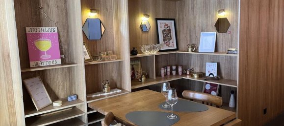 86m² Commercial property in Lisbon, Portugal No. 12988 5