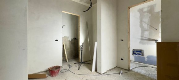 3 bedrooms Apartment in Florence, Italy No. 335451 7