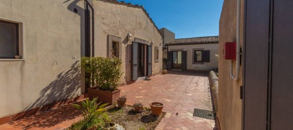 12-Zimmer Villa in Noto, Italy, Nr. 47669 40