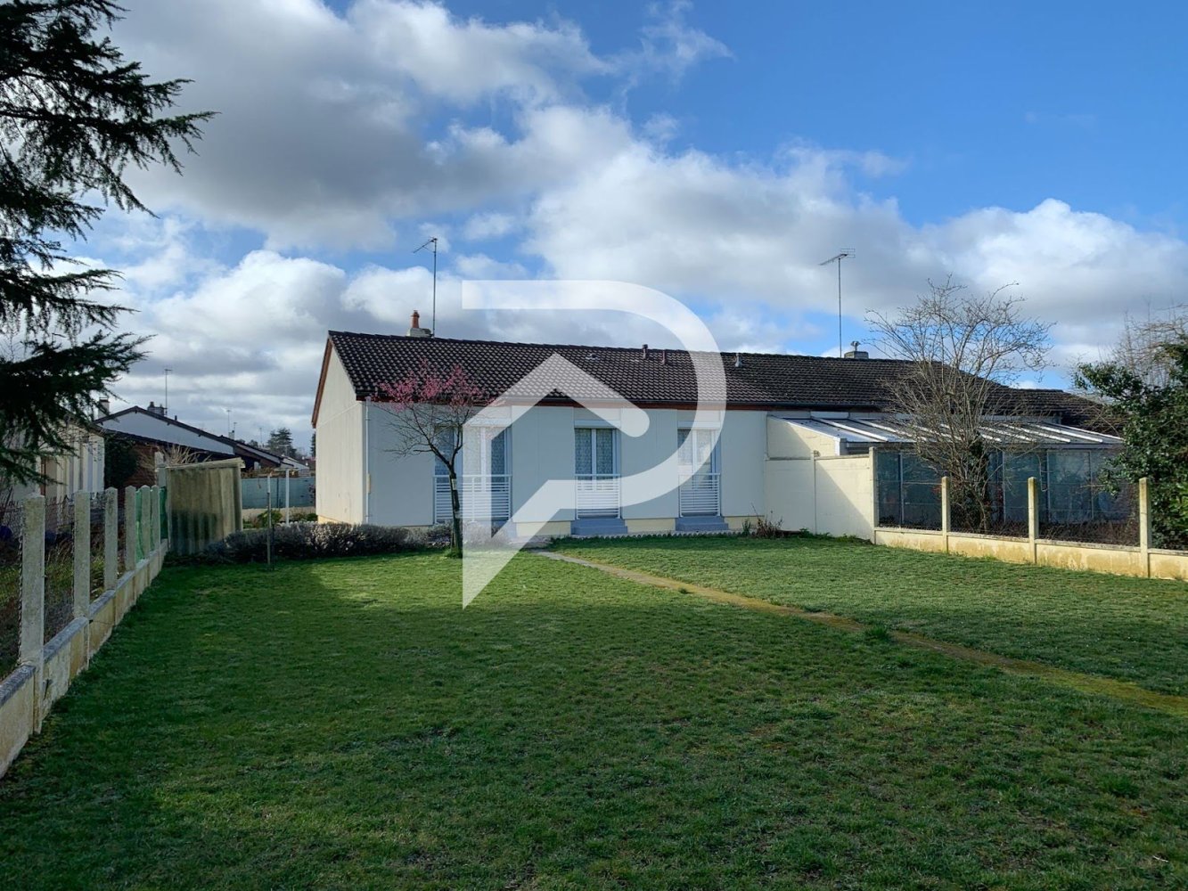 2 bedrooms House in Chateauroux, France No. 77266