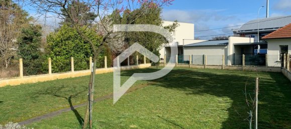 2 bedrooms House in Chateauroux, France No. 77266 2