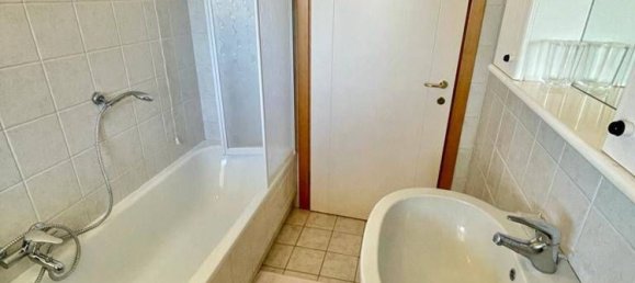 2-salle Appartement à Borgo Virgilio, Italy No. 3017 11