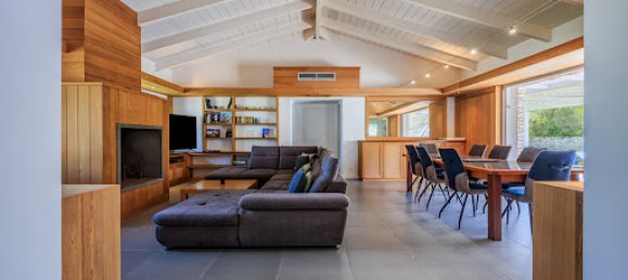 3 bedrooms Villa in Bonifacio, France No. 74268 3