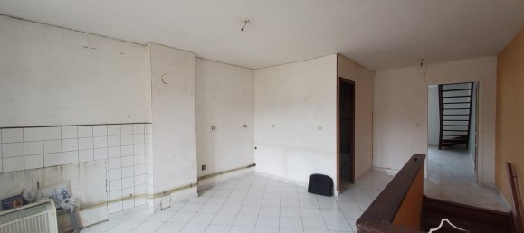 3 bedrooms Building in Fumay, France No. 80064 5