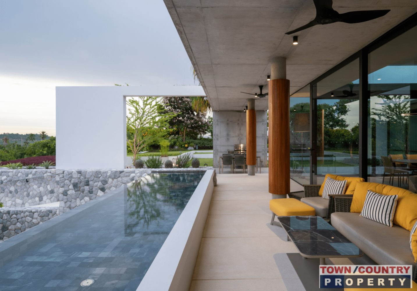 5 bedrooms Villa in Bang Sare, Thailand No. 22467