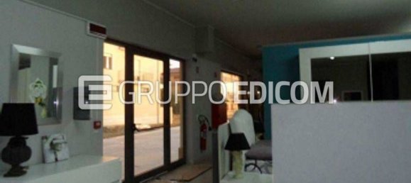 163m² Commercial property in Lamezia Terme, Italy No. 363921 4