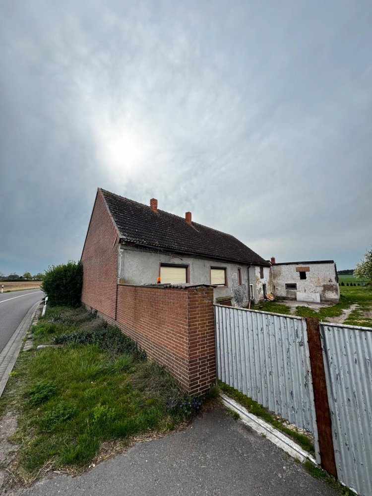 Дом с 6 комнатами в Йерихов, Германия № 261837