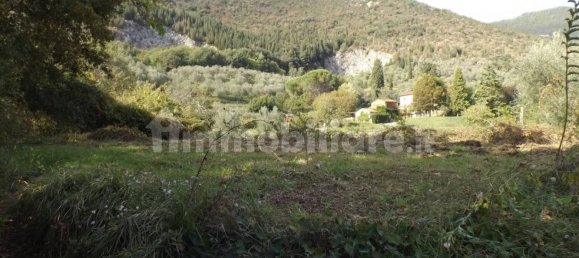 2 bedrooms House in Lucca, Italy No. 330071 2