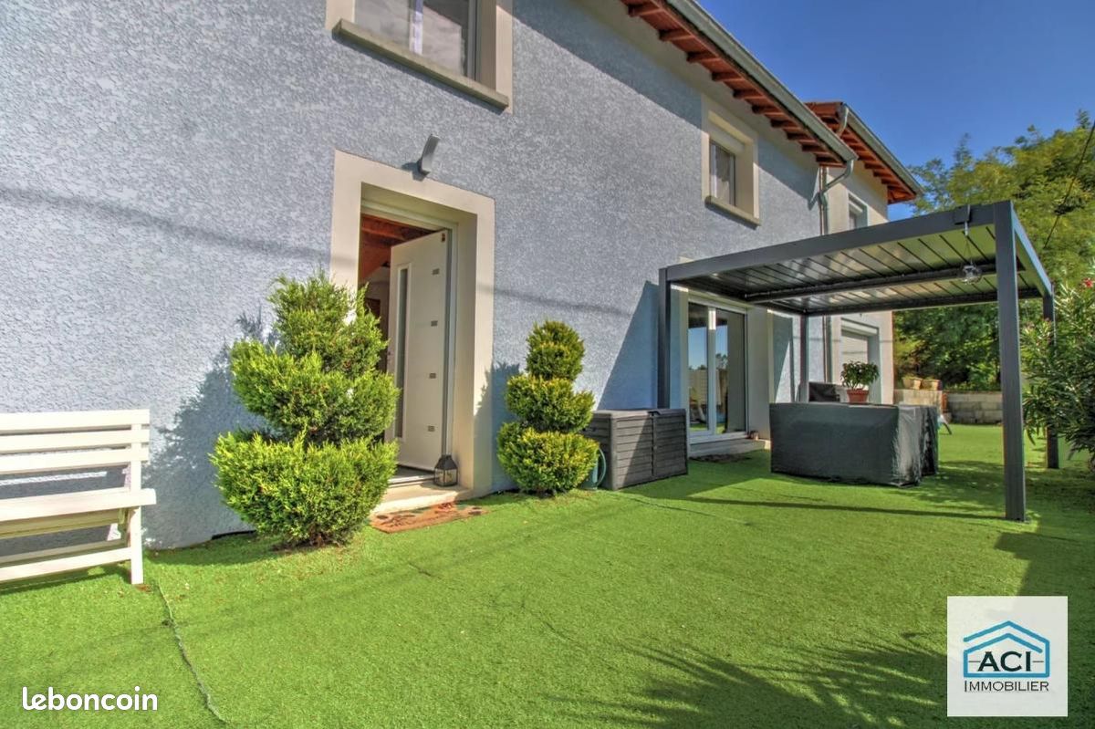 6 chambres Châteaux à Serpaize, France No. 335280