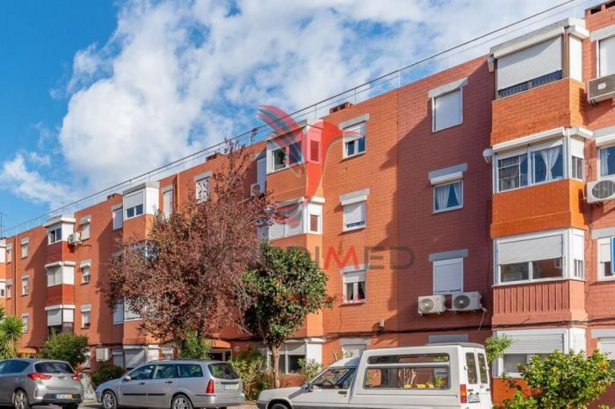 3 bedrooms Apartment in Lisbon, Portugal No. 6088