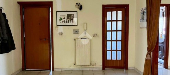5 rooms Apartment in Pozzuoli, Italy No. 28203 10