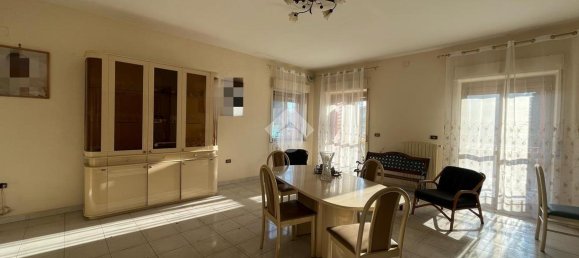 5 rooms Apartment in Pozzuoli, Italy No. 28203 3