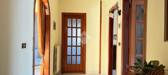 5 rooms Apartment in Pozzuoli, Italy No. 28203 12