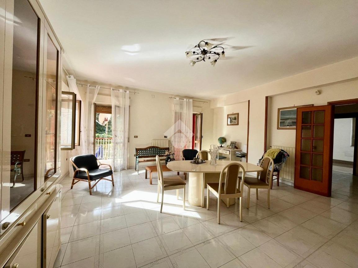 5 rooms Apartment in Pozzuoli, Italy No. 28203