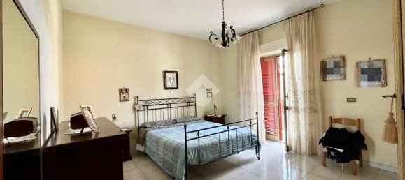5 rooms Apartment in Pozzuoli, Italy No. 28203 14