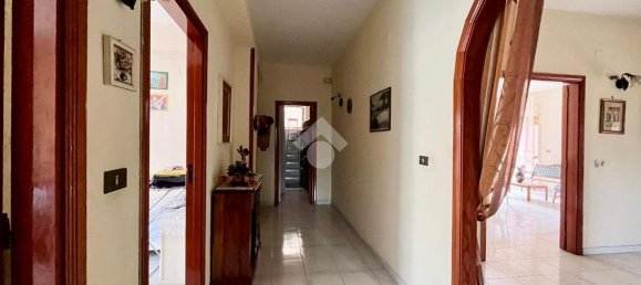 5 rooms Apartment in Pozzuoli, Italy No. 28203 11