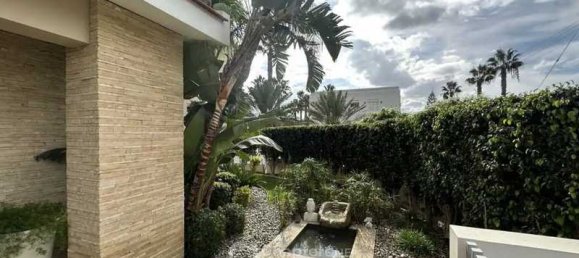 4 bedrooms Villa in Strovolos, Cyprus No. 21171 3