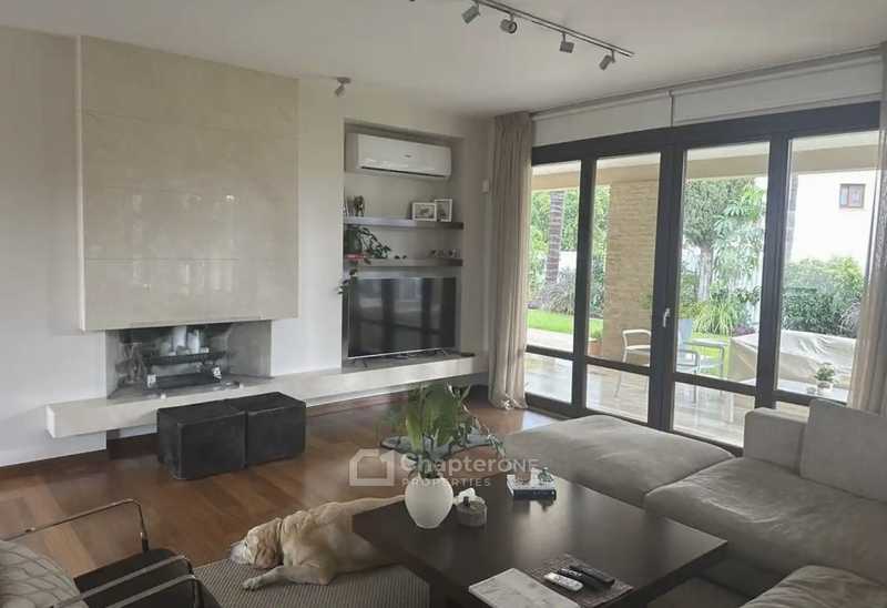 4 bedrooms Villa in Strovolos, Cyprus No. 21171