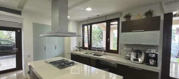 4 bedrooms Villa in Strovolos, Cyprus No. 21171 7