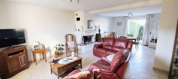 Casa de 3 dormitorios en Marly-la-Ville, France No. 151480 2