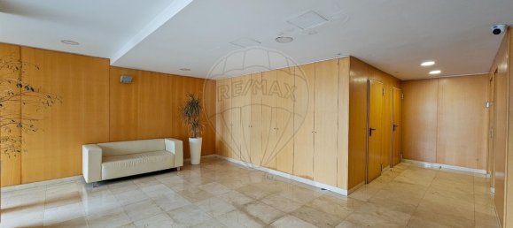 Apartamento de 4 dormitorios en Matosinhos, Portugal No. 40532 2