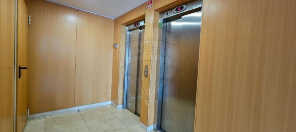 Apartamento de 4 dormitorios en Matosinhos, Portugal No. 40532 3