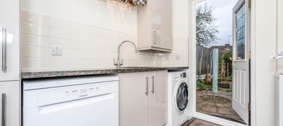 4 bedrooms House in Bexley, United Kingdom No. 10437 4