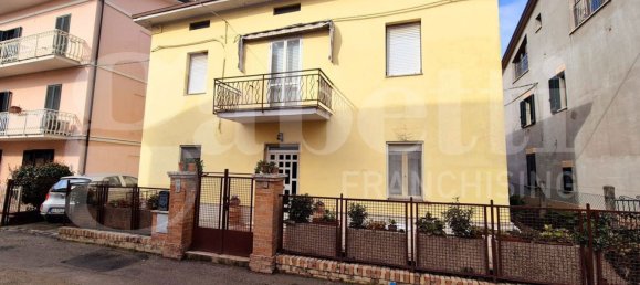 Casa de 6 divisões em Assisi, Italy N.º 126254 4