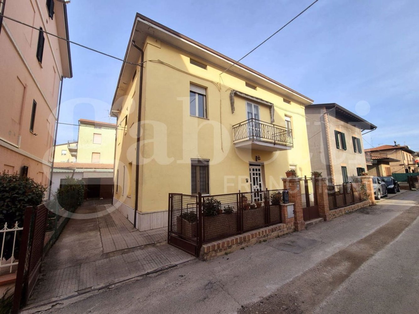 Casa de 6 divisões em Assisi, Italy N.º 126254