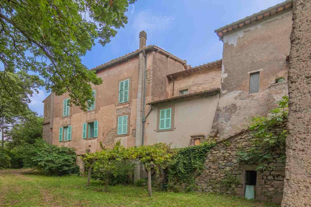 Дом с 20 комнатами в Витербо, Италия № 154602