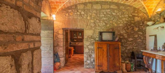 Дом с 20 комнатами в Витербо, Италия № 154602 11