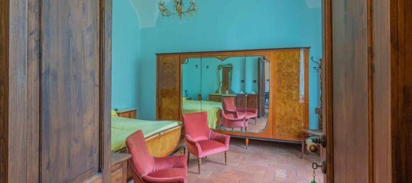 Дом с 20 комнатами в Витербо, Италия № 154602 19