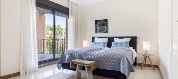 3 bedrooms Villa in Estepona, Spain No. 10045 3