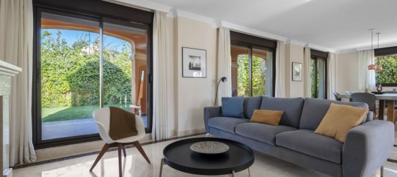 3 bedrooms Villa in Estepona, Spain No. 10045 10