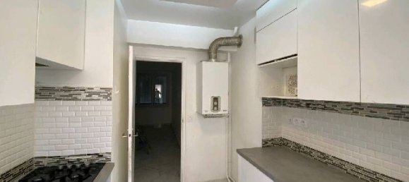 3 Schlafzimmer Wohnung in Clichy-sous-Bois, France, Nr. 184702 4