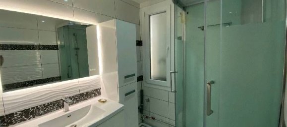 3 Schlafzimmer Wohnung in Clichy-sous-Bois, France, Nr. 184702 6