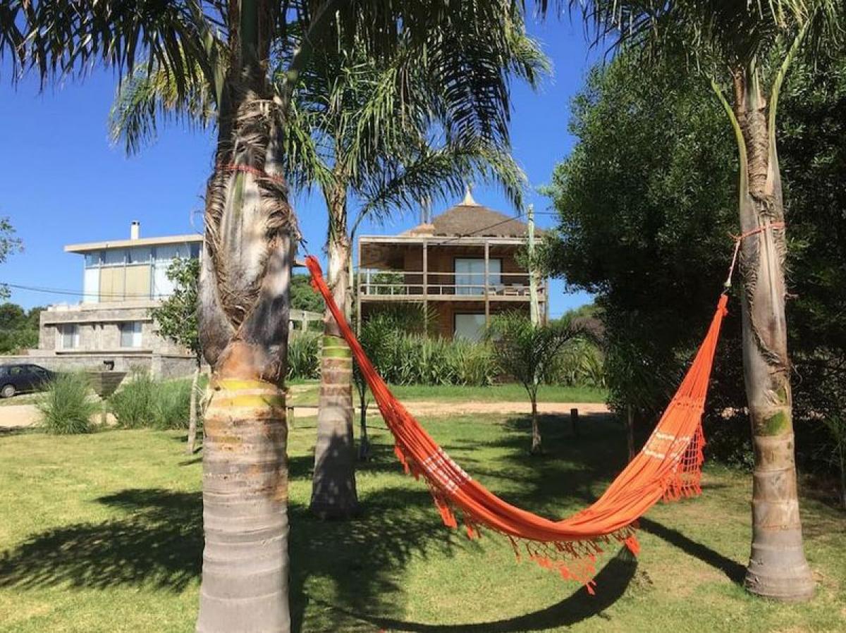 Дом с 4 спальнями в Мальдонадо, Уругвай № 4368